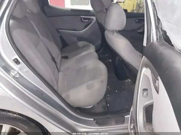 5NPDH4AE7GH767529 2016 HYUNDAI ELANTRA - Image 8