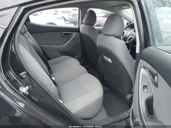 5NPDH4AE7GH768504 2016 HYUNDAI ELANTRA - Image 8
