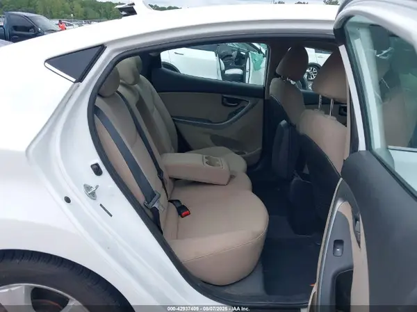 5NPDH4AE7GH771712 2016 HYUNDAI ELANTRA - Image 8