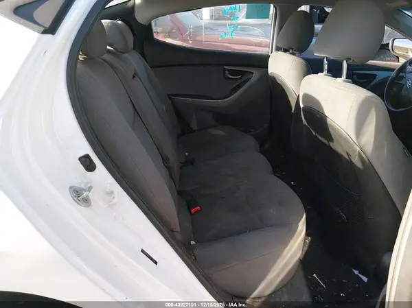 5NPDH4AE7GH772844 2016 HYUNDAI ELANTRA - Image 8