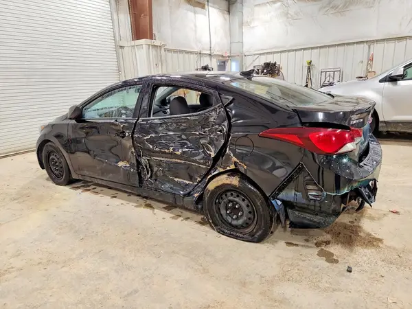 5NPDH4AE7GH773685 2016 HYUNDAI ELANTRA - Image 2