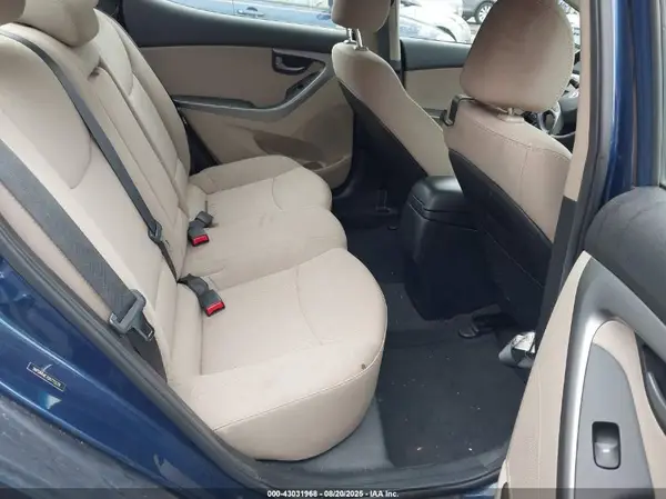 5NPDH4AE7GH775579 2016 HYUNDAI ELANTRA - Image 8