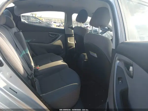 5NPDH4AE7GH778420 2016 HYUNDAI ELANTRA - Image 8