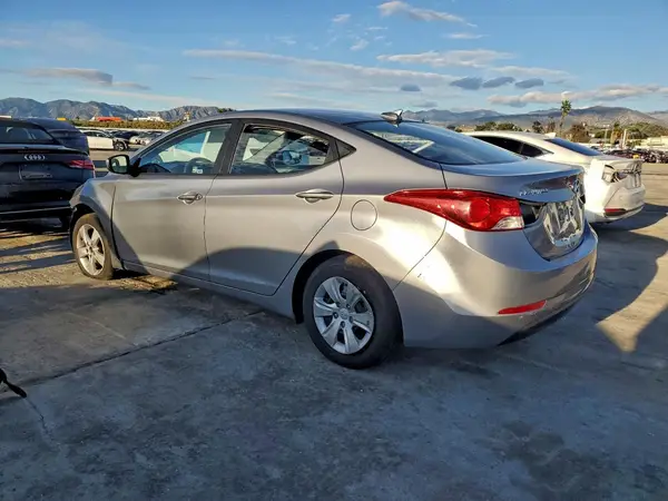 5NPDH4AE7GH779597 2016 HYUNDAI ELANTRA - Image 2