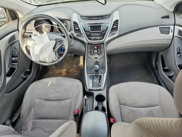 5NPDH4AE7GH781575 2016 HYUNDAI ELANTRA - Image 8