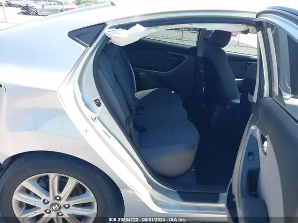 5NPDH4AE7GH786226 2016 HYUNDAI ELANTRA - Image 8