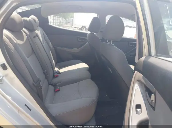 5NPDH4AE7GH786730 2016 HYUNDAI ELANTRA - Image 8