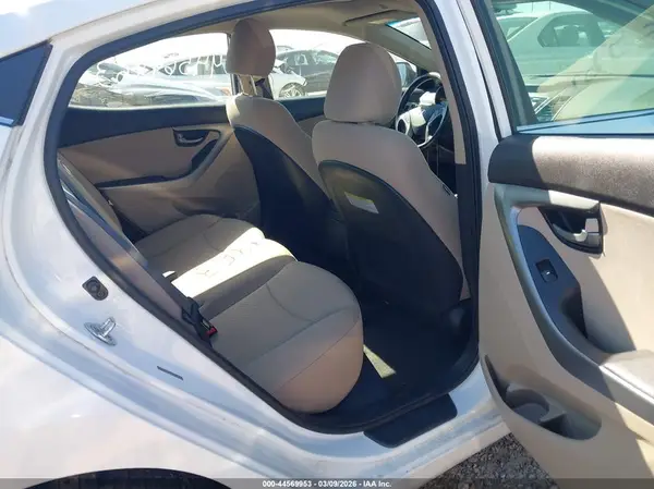 5NPDH4AE7GH793192 2016 HYUNDAI ELANTRA - Image 8
