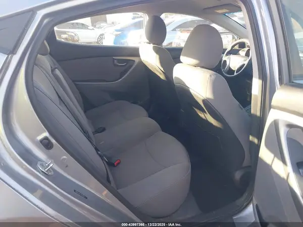 5NPDH4AE7GH796111 2016 HYUNDAI ELANTRA - Image 8