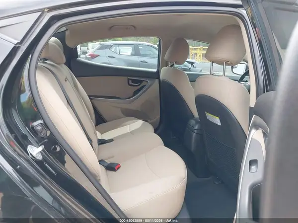 5NPDH4AE8GH654253 2016 HYUNDAI ELANTRA - Image 8