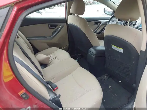5NPDH4AE8GH655130 2016 HYUNDAI ELANTRA - Image 8