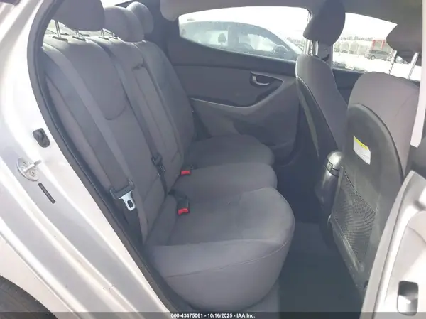 5NPDH4AE8GH656746 2016 HYUNDAI ELANTRA - Image 8