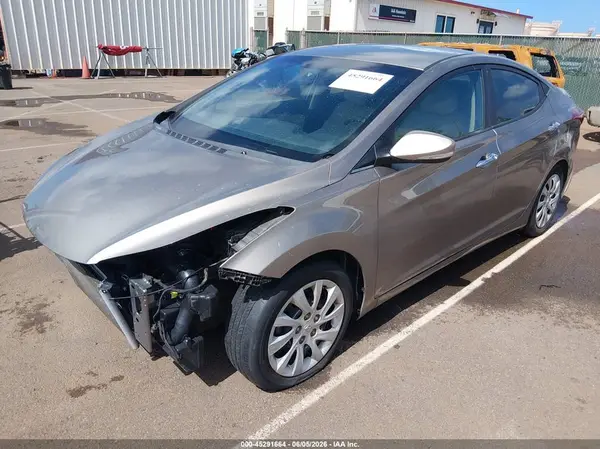 5NPDH4AE8GH657864 2016 HYUNDAI ELANTRA - Image 2