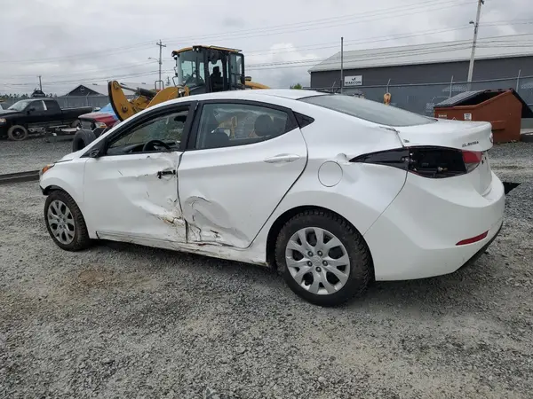 5NPDH4AE8GH658044 2016 HYUNDAI ELANTRA - Image 2