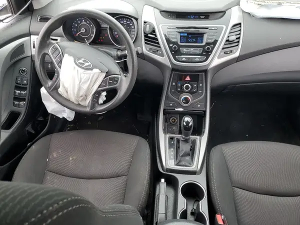 5NPDH4AE8GH658044 2016 HYUNDAI ELANTRA - Image 8