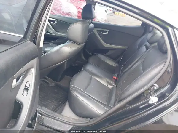5NPDH4AE8GH658593 2016 HYUNDAI ELANTRA - Image 8
