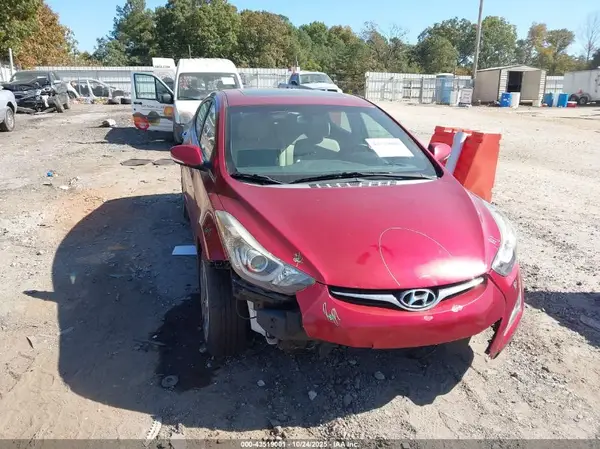5NPDH4AE8GH659176 2016 HYUNDAI ELANTRA - Image 1