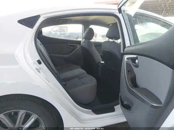 5NPDH4AE8GH659954 2016 HYUNDAI ELANTRA - Image 8