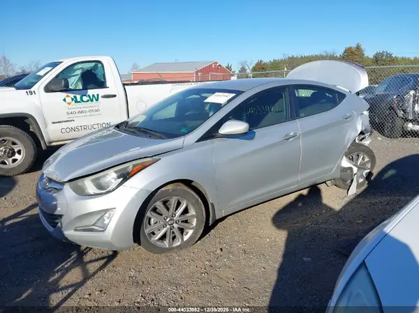 5NPDH4AE8GH662370 2016 HYUNDAI ELANTRA - Image 2