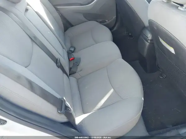 5NPDH4AE8GH662370 2016 HYUNDAI ELANTRA - Image 8