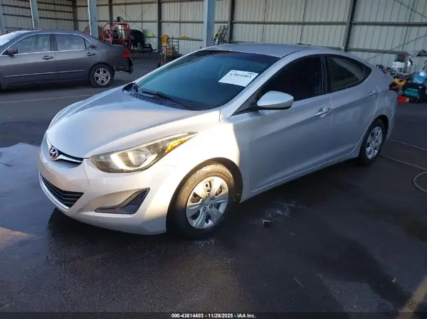 5NPDH4AE8GH663633 2016 HYUNDAI ELANTRA - Image 2