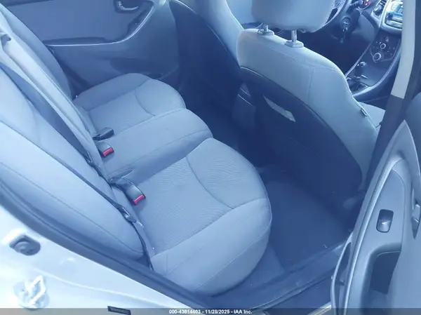 5NPDH4AE8GH663633 2016 HYUNDAI ELANTRA - Image 8