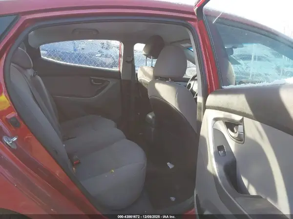 5NPDH4AE8GH665222 2016 HYUNDAI ELANTRA - Image 8