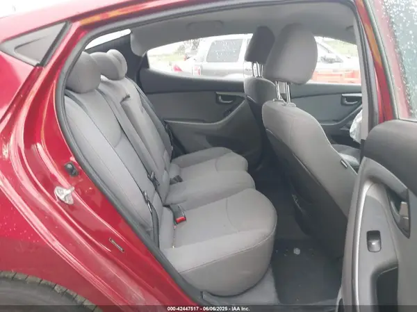 5NPDH4AE8GH665785 2016 HYUNDAI ELANTRA - Image 8