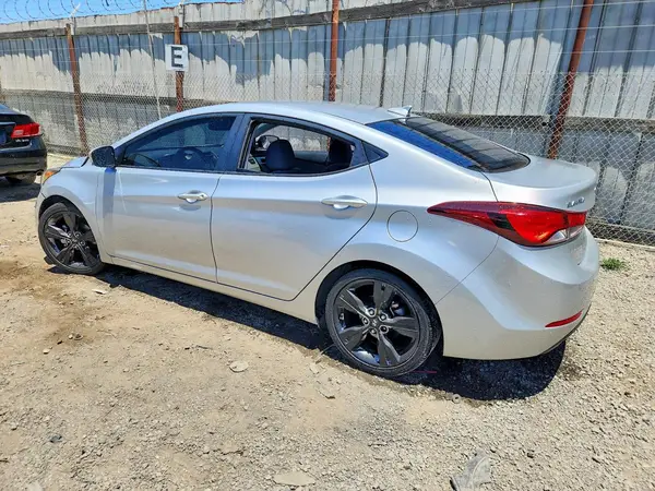 5NPDH4AE8GH667083 2016 HYUNDAI ELANTRA - Image 2