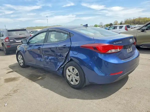 5NPDH4AE8GH668945 2016 HYUNDAI ELANTRA - Image 2