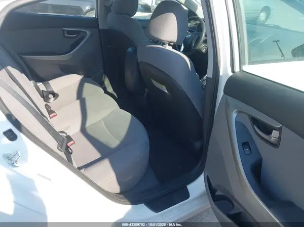 5NPDH4AE8GH669464 2016 HYUNDAI ELANTRA - Image 8