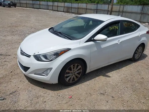 5NPDH4AE8GH669478 2016 HYUNDAI ELANTRA - Image 2