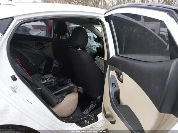 5NPDH4AE8GH672252 2016 HYUNDAI ELANTRA - Image 8