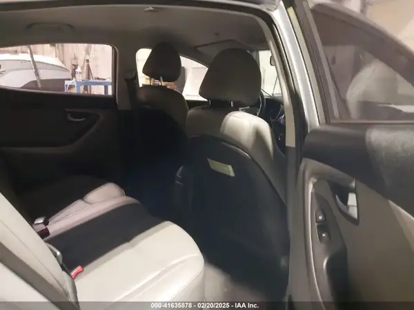 5NPDH4AE8GH673806 2016 HYUNDAI ELANTRA - Image 8