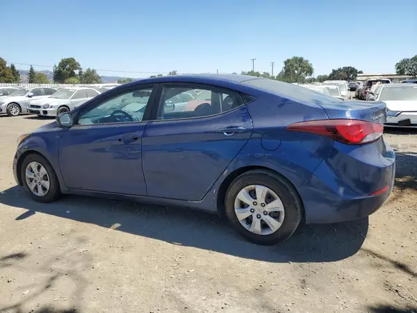 5NPDH4AE8GH675572 2016 HYUNDAI ELANTRA - Image 2
