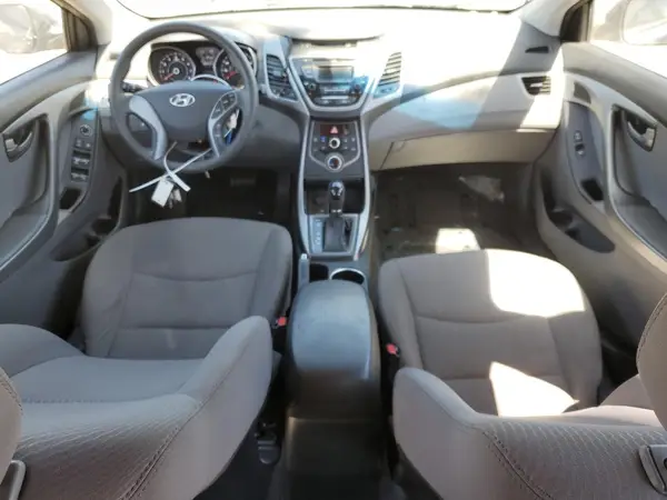 5NPDH4AE8GH675572 2016 HYUNDAI ELANTRA - Image 8