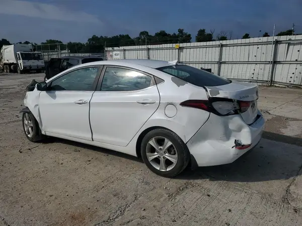 5NPDH4AE8GH675944 2016 HYUNDAI ELANTRA - Image 2