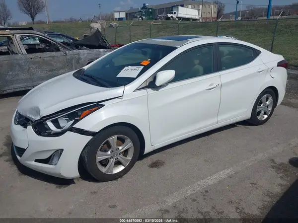 5NPDH4AE8GH675958 2016 HYUNDAI ELANTRA - Image 2