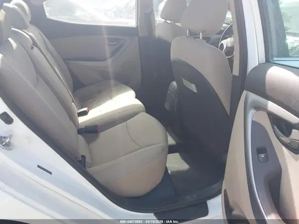 5NPDH4AE8GH675958 2016 HYUNDAI ELANTRA - Image 8