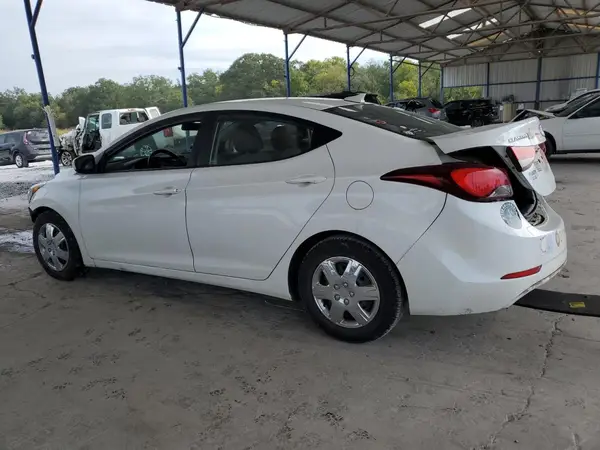 5NPDH4AE8GH678262 2016 HYUNDAI ELANTRA - Image 2
