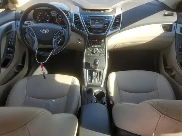 5NPDH4AE8GH679279 2016 HYUNDAI ELANTRA - Image 8