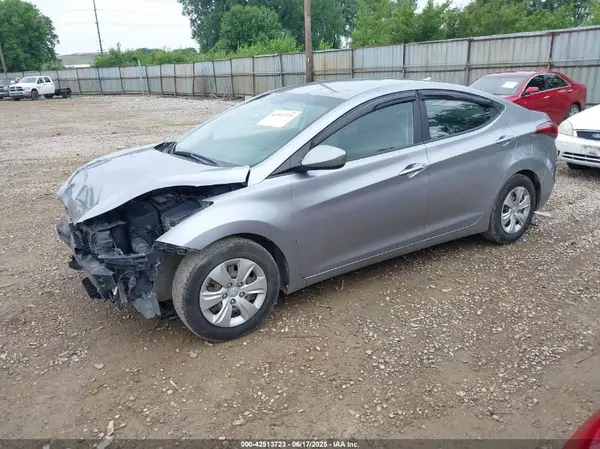 5NPDH4AE8GH682280 2016 HYUNDAI ELANTRA - Image 2