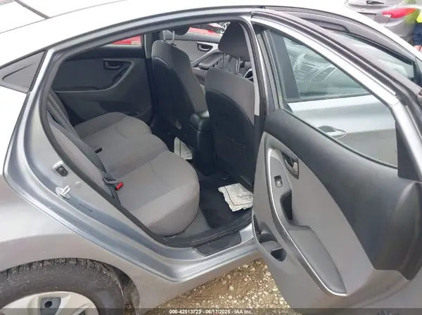 5NPDH4AE8GH682280 2016 HYUNDAI ELANTRA - Image 8