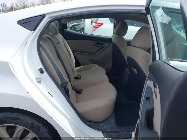 5NPDH4AE8GH684868 2016 HYUNDAI ELANTRA - Image 8
