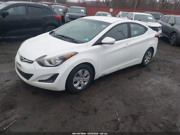 5NPDH4AE8GH685454 2016 HYUNDAI ELANTRA - Image 2