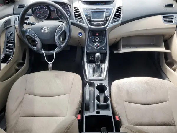 5NPDH4AE8GH686555 2016 HYUNDAI ELANTRA - Image 8