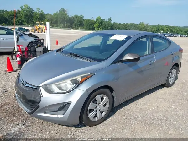 5NPDH4AE8GH688337 2016 HYUNDAI ELANTRA - Image 2
