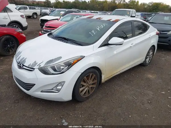 5NPDH4AE8GH690010 2016 HYUNDAI ELANTRA - Image 2