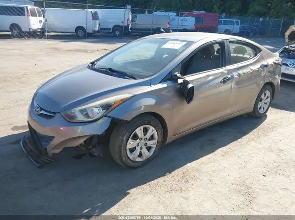 5NPDH4AE8GH691335 2016 HYUNDAI ELANTRA - Image 2