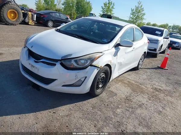 5NPDH4AE8GH692369 2016 HYUNDAI ELANTRA - Image 2